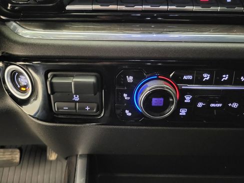 Used 2024 Chevrolet Silverado 1500 LTZ w/ Z71 Off-Road Package image 10