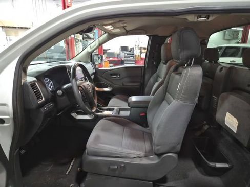 Used 2022 Nissan Frontier SV w/ Technology Package image 16