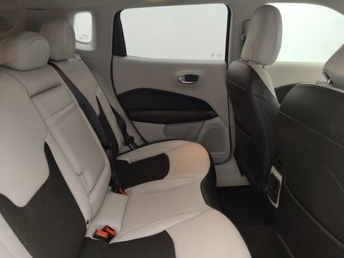 Used 2019 Jeep Compass Latitude w/ Popular Equipment Group FWD image 19
