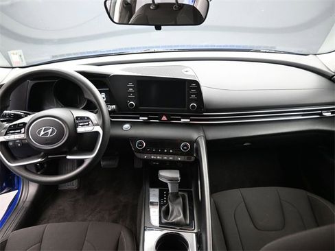 Used 2023 Hyundai Elantra Blue image 27