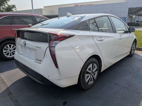 Used 2017 Toyota Prius Four w/ Premium Convenience Package FWD image 3
