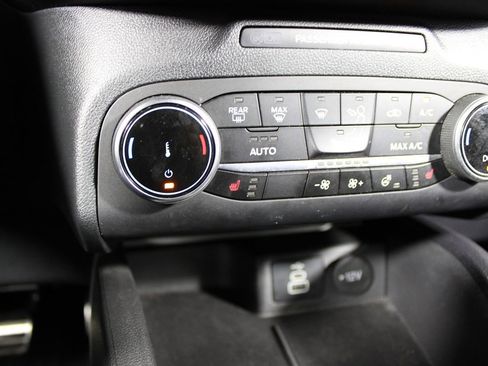 Used 2024 Ford Escape ST-Line image 18