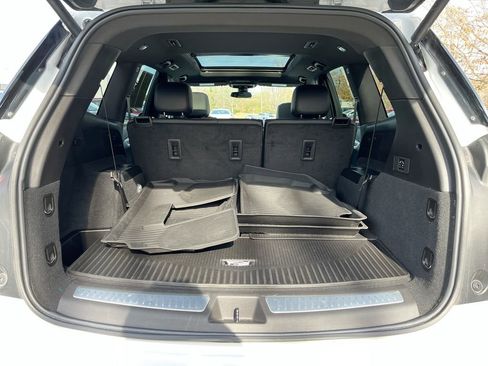 Certified 2024 Cadillac XT6 Luxury w/ LPO, Floor Liner Package AWD/4WD image 30