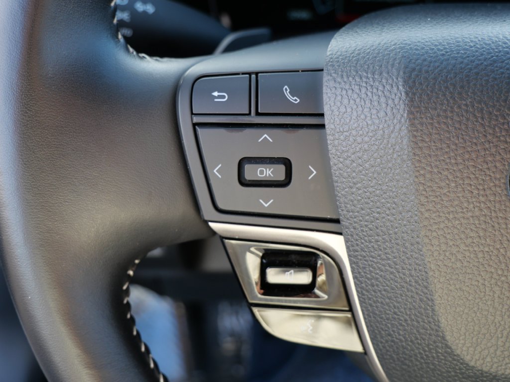 Certified 2025 Toyota Camry SE FWD image 26