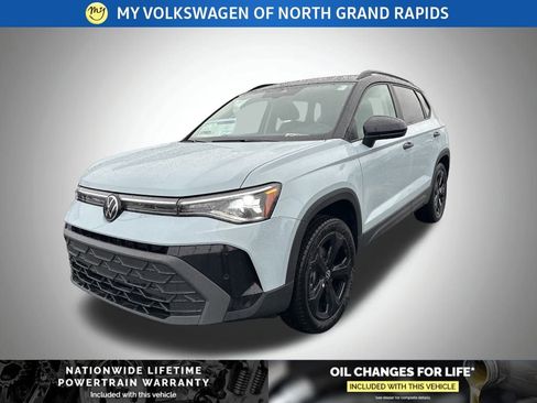 New 2026 Volkswagen Taos SE image 7