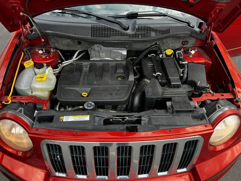 Used 2008 Jeep Compass Sport AWD/4WD image 30