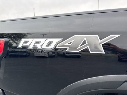 Used 2023 Nissan Titan PRO-4X w/ Pro-4x Convenience Package AWD/4WD image 12