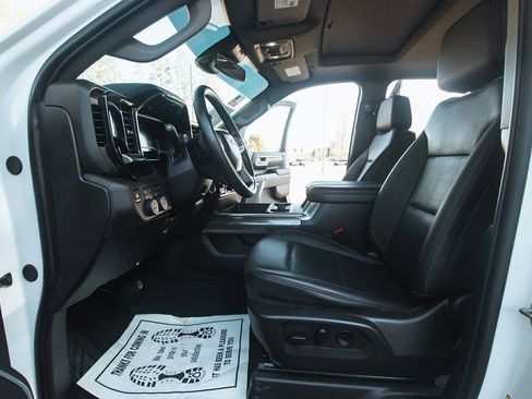 Used 2024 Chevrolet Silverado 2500 LTZ w/ LTZ Convenience Package image 14