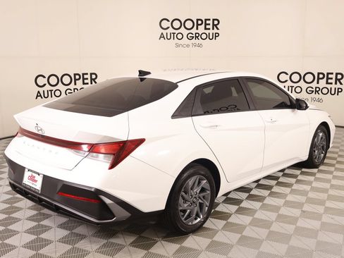 Used 2024 Hyundai Elantra SEL FWD image 20