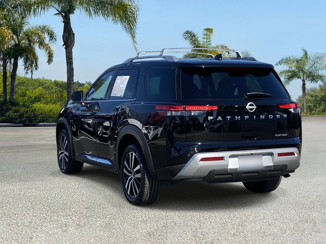 Certified 2023 Nissan Pathfinder Platinum w/ Cargo Package FWD image 3