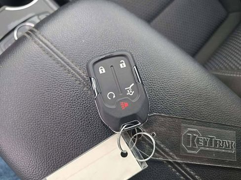 Used 2022 GMC Terrain SLE w/ Driver Convenience Package AWD/4WD image 8