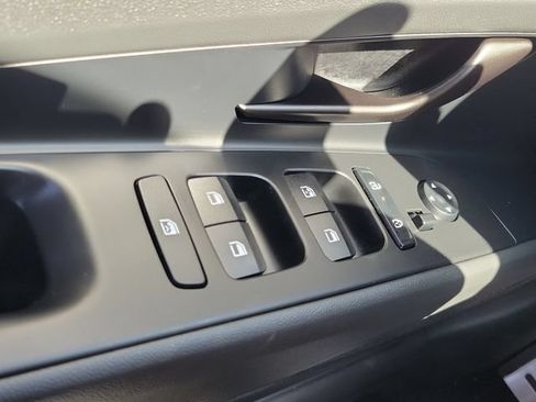 New 2026 Hyundai Elantra SEL Sport FWD image 17