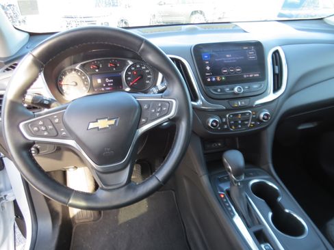 Used 2023 Chevrolet Equinox LT AWD/4WD image 17
