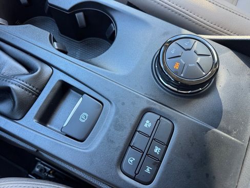 Used 2025 Ford Ranger Lariat w/ Chrome Accent Package image 27