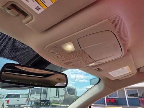 Used 2019 Lincoln MKC Reserve w/ MKC Technology Package FWD image 21