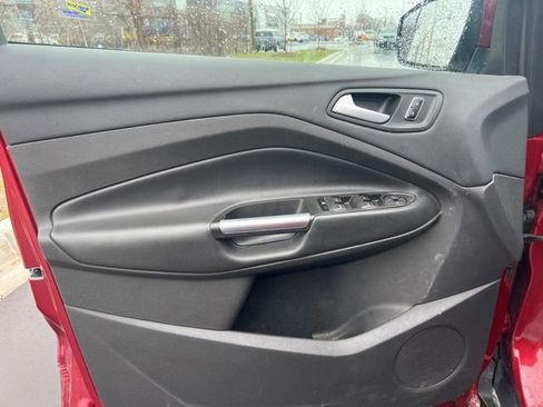 Used 2016 Ford Escape SE w/ Equipment Group 201A image 18