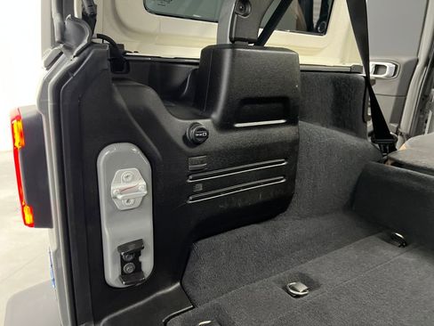 Used 2022 Jeep Wrangler Unlimited Sahara w/ Cold Weather Group image 30