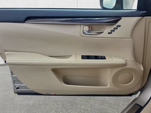 Used 2013 Lexus ES 350 w/ Luxury Pkg FWD image 26