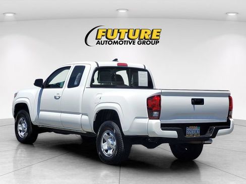 Used 2018 Toyota Tacoma SR w/ SR Convenience Package RWD image 7