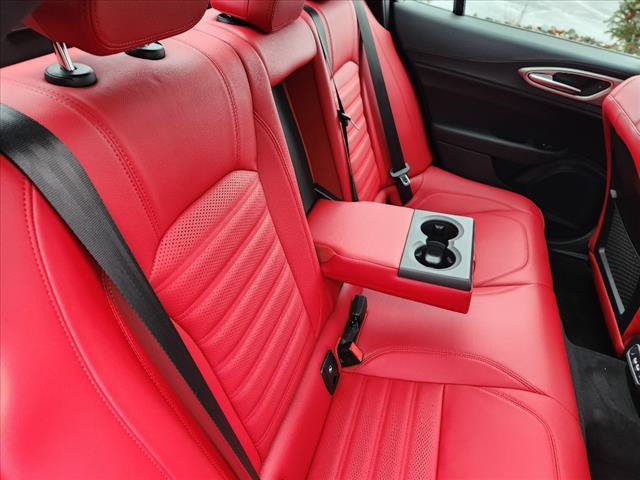 Used 2024 Alfa Romeo Giulia Veloce AWD/4WD image 18
