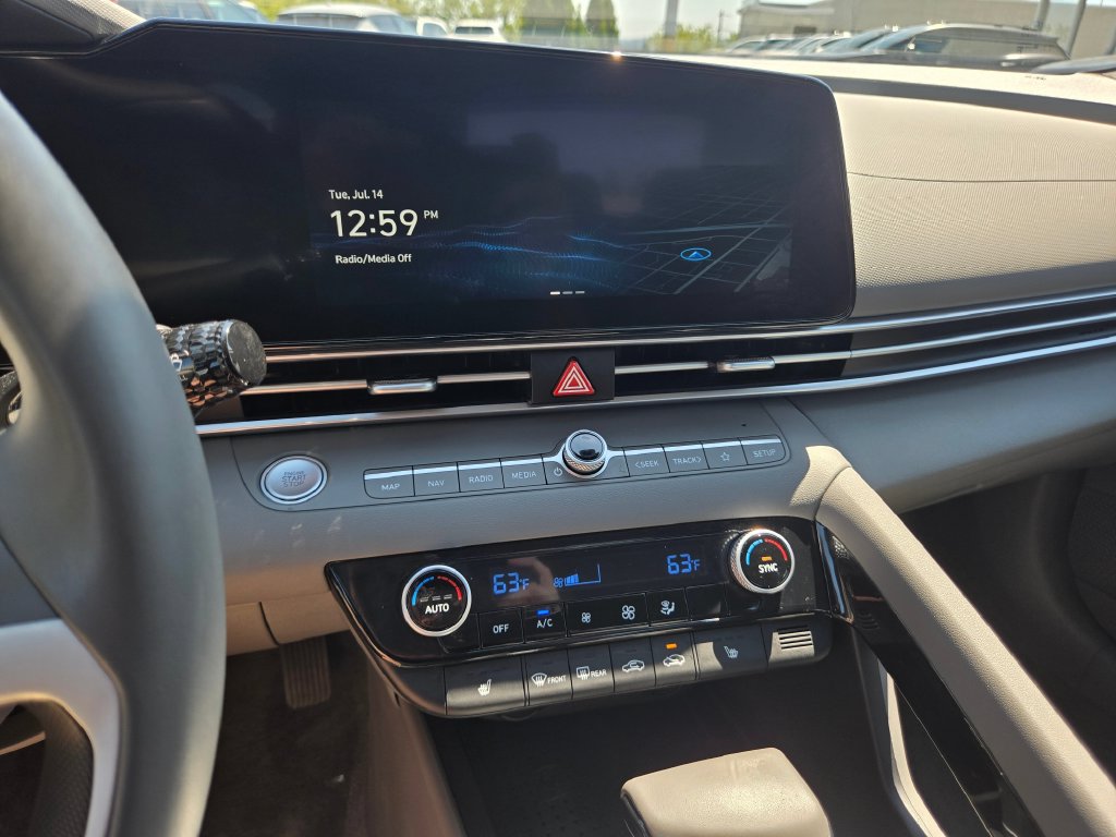Used 2023 Hyundai Elantra SEL w/ Convenience Package FWD image 26