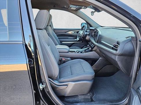 Used 2024 Chevrolet Traverse LT image 22