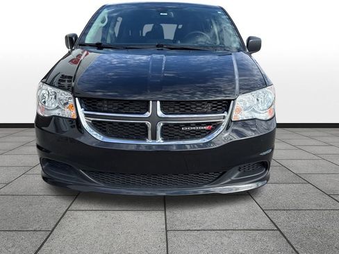 Used 2019 Dodge Grand Caravan SE w/ UConnect Hands-Free Group image 8