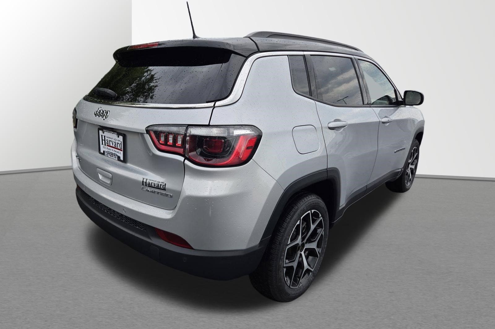 Used 2024 Jeep Compass Limited AWD/4WD image 4