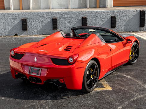 Used 2013 Ferrari 458 Spider RWD image 4