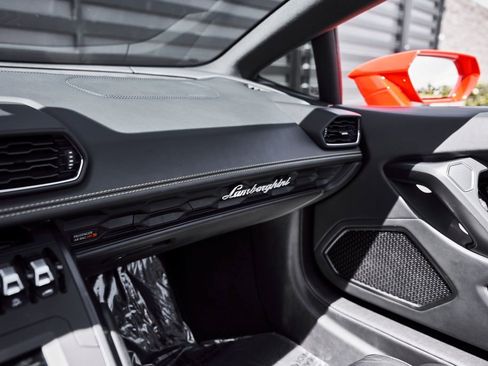 Used 2023 Lamborghini Huracan EVO RWD image 64