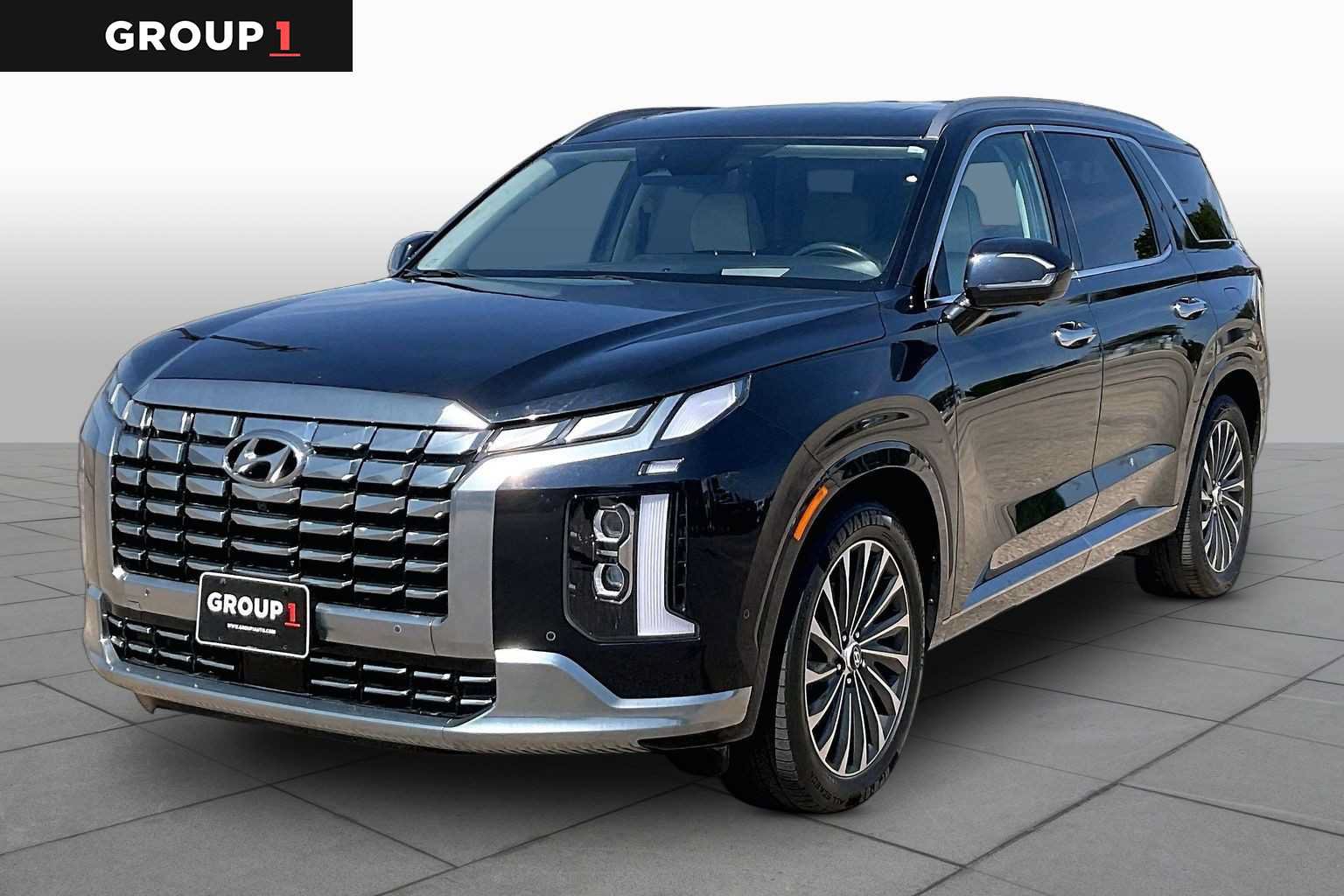 Used 2024 Hyundai Palisade Calligraphy FWD image 1