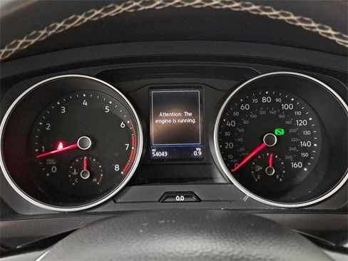 Used 2021 Volkswagen Tiguan SE w/ Panoramic Sunroof Package image 29