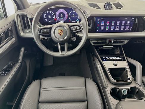 Certified 2025 Porsche Cayenne E-Hybrid AWD/4WD image 25