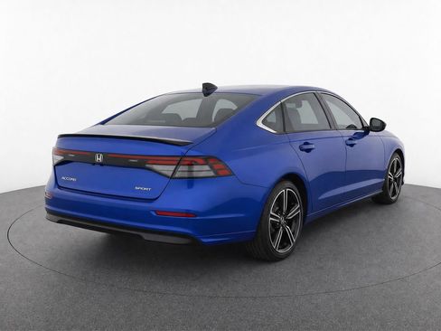 Used 2025 Honda Accord Sport image 4