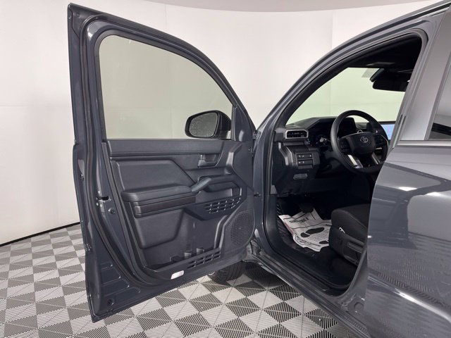 Used 2026 Toyota 4Runner SR5 AWD/4WD image 17