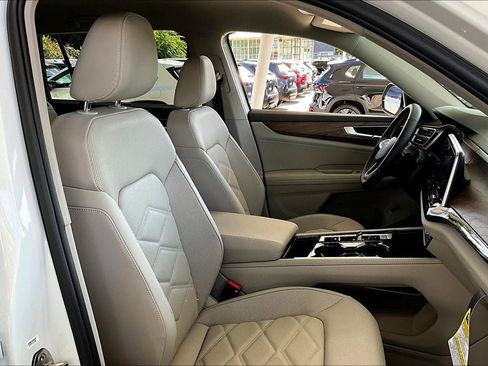 New 2026 Volkswagen Atlas SE w/ Black Wheel Package image 6