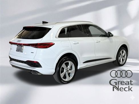 New 2025 Audi Q5 Premium Plus image 9