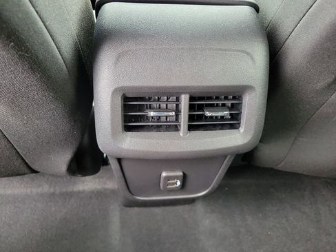 Certified 2023 Chevrolet Equinox LT FWD image 17