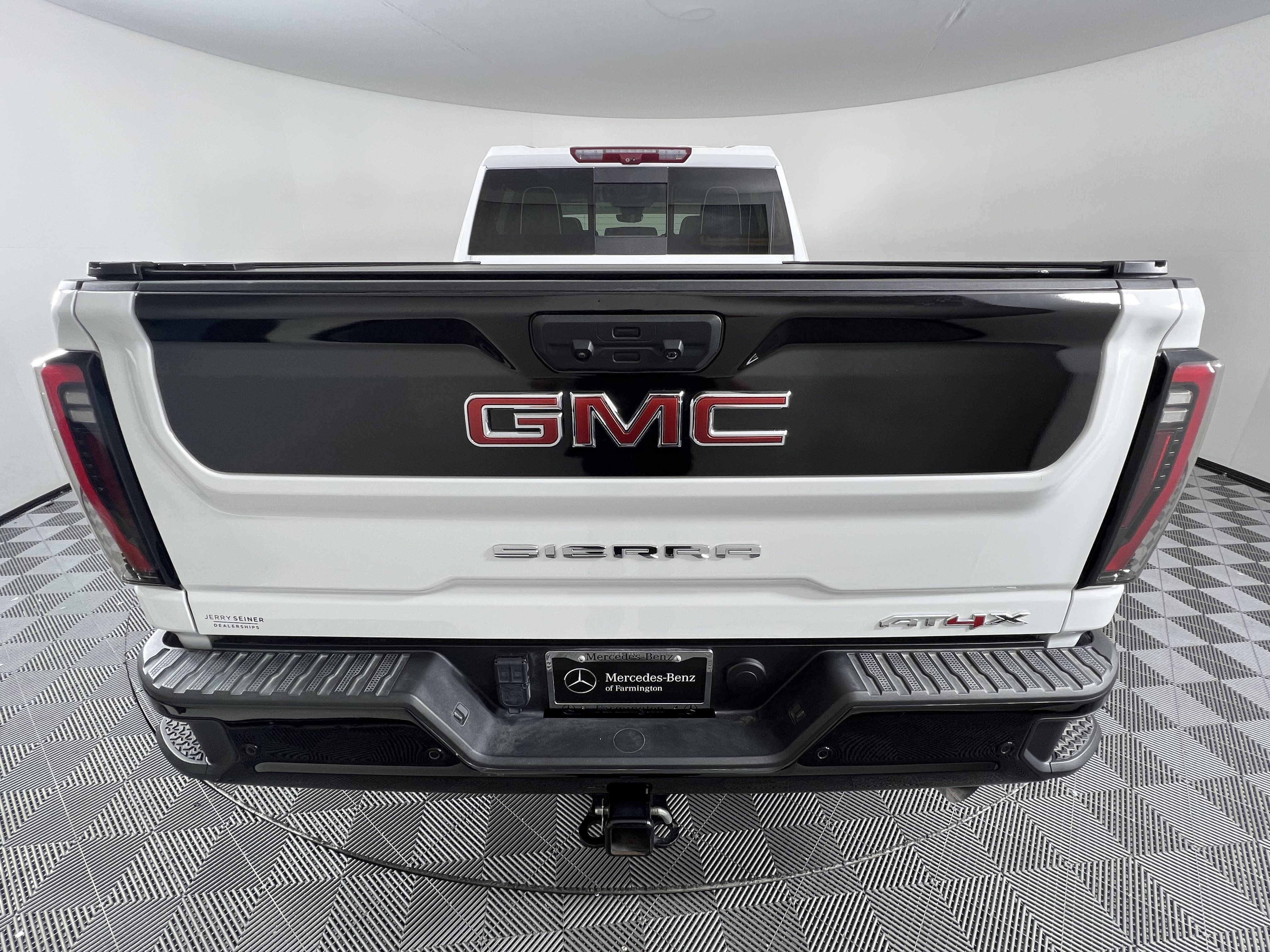 Used 2024 GMC Sierra 2500 AT4X AWD/4WD image 11