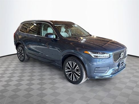 Used 2021 Volvo XC90 T5 Momentum w/ Climate Package image 4