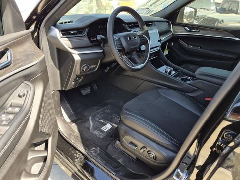 New 2026 Jeep Grand Cherokee L 2WD image 11
