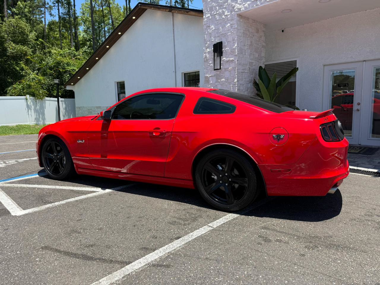Used 2014 Ford Mustang GT Premium w/ Comfort Package RWD image 3