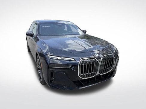 Used 2025 BMW 740i RWD image 2