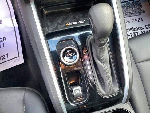 Used 2025 Chevrolet Colorado Trail Boss image 16