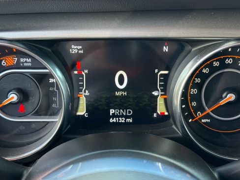 Used 2021 Jeep Wrangler Unlimited Sahara w/ Uconnect 4C Nav & Sound Group AWD/4WD image 13