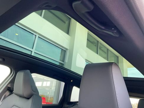 Used 2026 BMW X3 xDrive30 w/ Convenience Package image 21