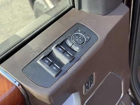 Used 2018 Ford F150 King Ranch image 16