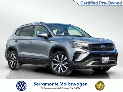 Used 2023 Volkswagen Taos SE w/ Panoramic Sunroof Package