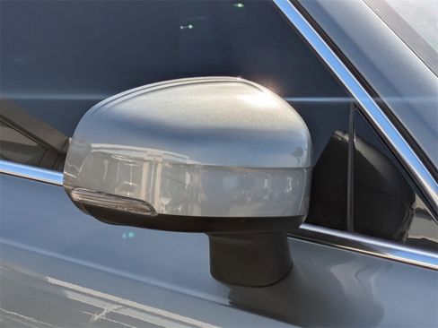 Used 2018 Volvo XC90 T6 Momentum image 12