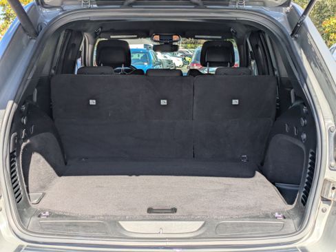 Used 2019 Jeep Grand Cherokee Laredo image 13